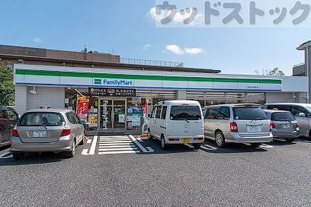 ファミリーマート 大泉長久保通り店 徒歩6分。 450m
