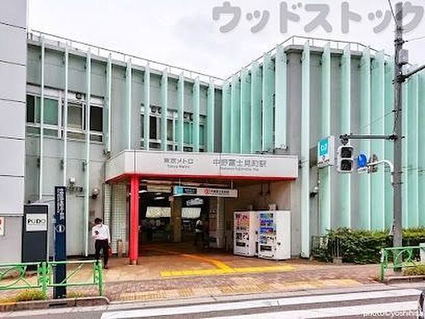 中野富士見町駅 徒歩13分。 1020m