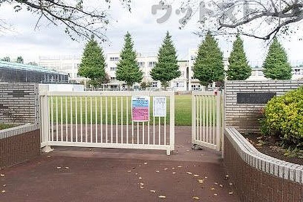 中野区立武蔵台小学校 徒歩3分。 210m