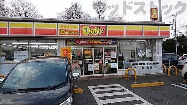 デイリーヤマザキ 三鷹井口4丁目店 徒歩5分。 360m