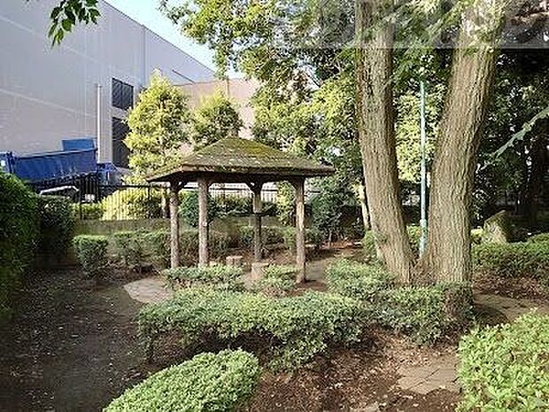 若葉四児童遊園 徒歩7分。 500m