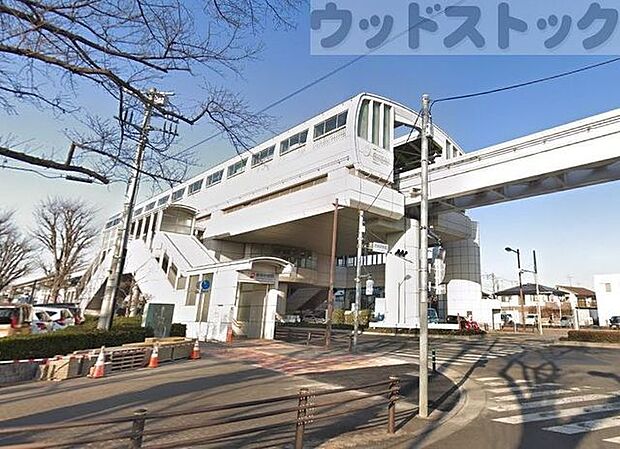 泉体育館駅(多摩都市モノレール 多摩モノレール線) 徒歩10分。 800m