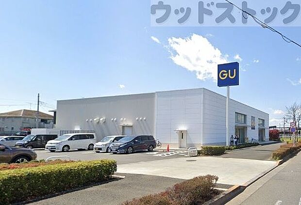 ジーユー東久留米店 徒歩11分。 880m