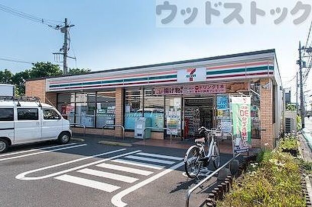 セブン-イレブン 世田谷祖師谷5丁目店 徒歩9分。 710m