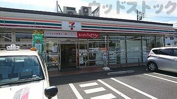 セブン-イレブン 三鷹南原店 徒歩3分。 220m