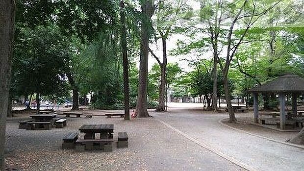 向台公園 徒歩10分。 760m