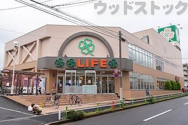 ライフ赤塚店 徒歩5分。 400m