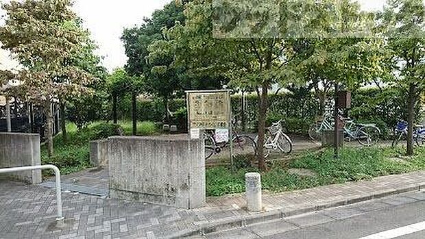練馬区立石神井台うぐいす緑地 徒歩8分。 580m