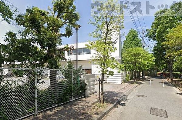 府中市立南町小学校 徒歩12分。 910m