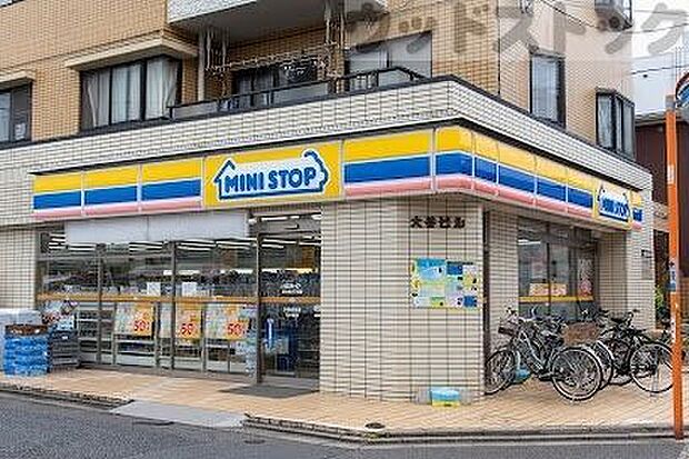 ミニストップ 芝久保2丁目店 徒歩4分。 260m