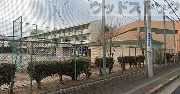 東村山市立富士見小学校 徒歩5分。 400m