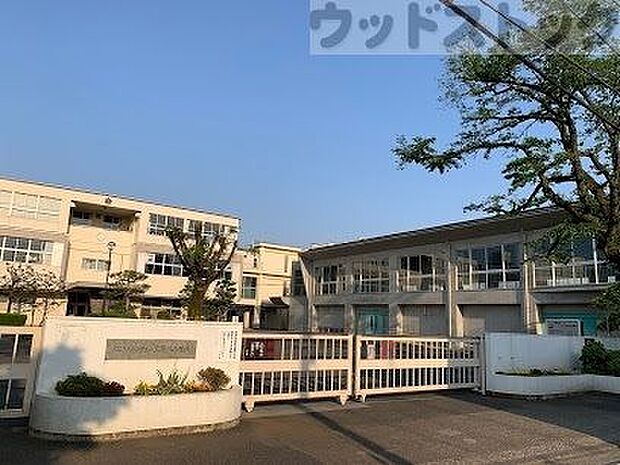 東村山市立久米川小学校 徒歩7分。 550m
