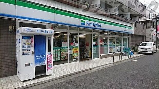 ファミリーマート 上北沢四丁目店 徒歩12分。 930m