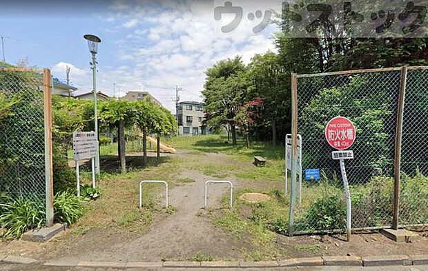 美住公園 徒歩2分。 100m