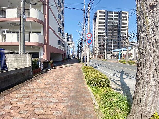 ◇メゾンモンブラン穴生駅前の中古マンション◇浴室暖房♪全居室収納♪エコ給湯器♪穴生小・穴生中学校♪