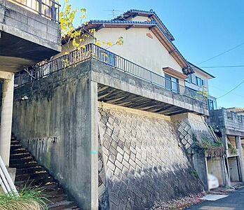 外観:【閑静な住宅街】戸畑区牧山の中古戸建♪牧山小・高生中学校♪堀車庫付き♪LDK15帖以上♪ 外観:【閑静な住宅街】戸畑区牧山の中古戸建♪牧山小・高生中学校♪堀車庫付き♪LDK15帖以上♪