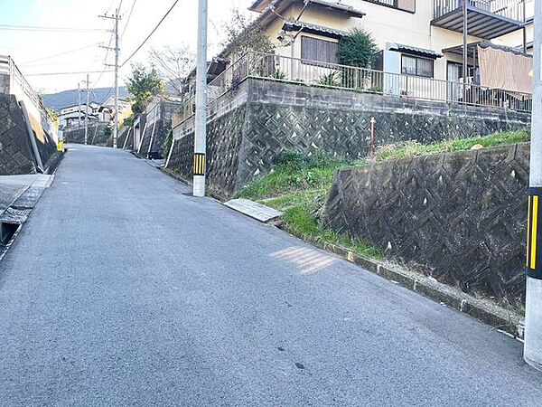 【建築条件なし】閑静な住宅街♪バス停まで徒歩約2分で交通便利♪