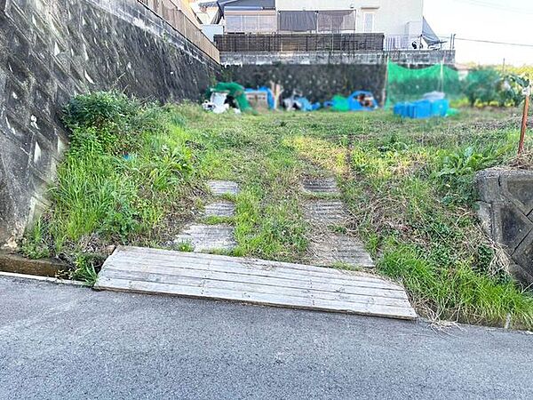 【建築条件なし】閑静な住宅街♪バス停まで徒歩約2分で交通便利♪
