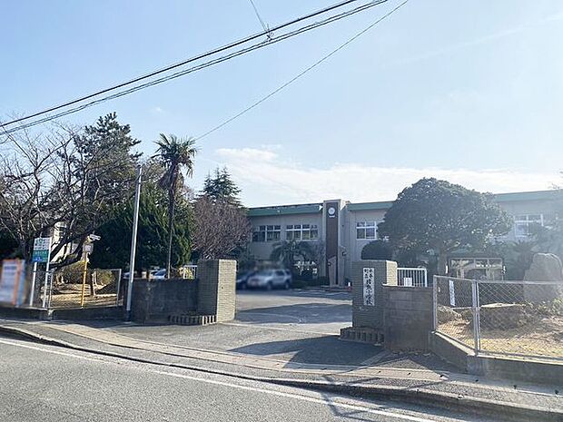 水巻町立猪熊小学校 1100m