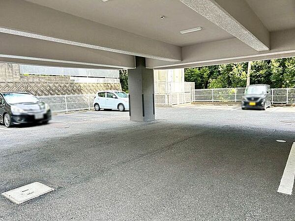 【角部屋】パレス沖田♪中尾小・沖田中学校♪シャンプードレッサー♪3面バルコニー♪都市ガス♪