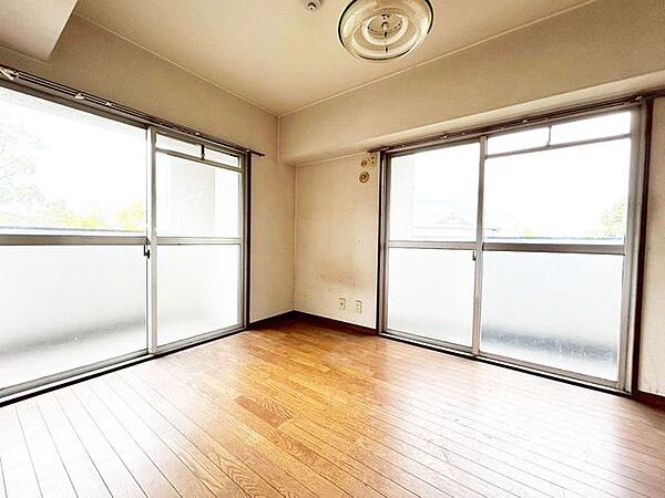 【角部屋】パレス沖田♪中尾小・沖田中学校♪シャンプードレッサー♪3面バルコニー♪都市ガス♪