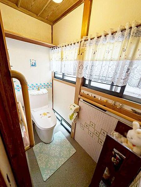 【庭10坪以上】駐車場2台以上♪温水洗浄便座♪全居室収納♪バス停まで 徒歩5分圏内♪