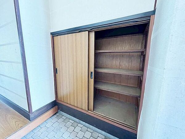 システムキッチン♪火災報知器♪シューズボックス♪給湯器♪小学校まで徒歩10分圏内♪