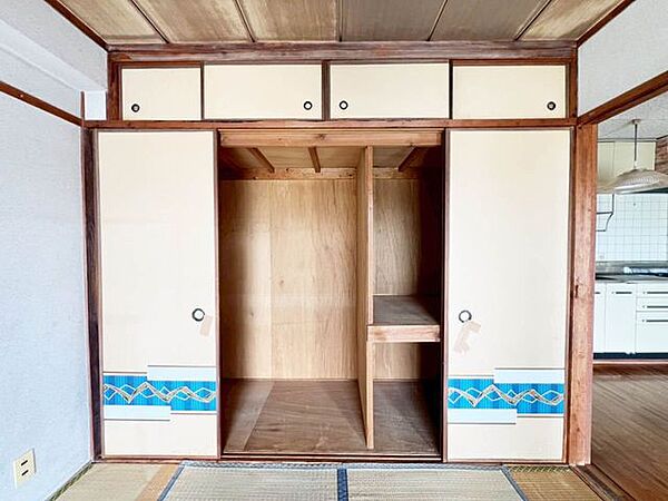 システムキッチン♪火災報知器♪シューズボックス♪給湯器♪小学校まで徒歩10分圏内♪