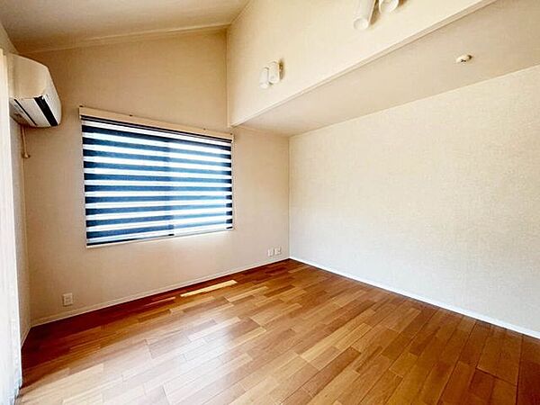 【建物面積250m2越え】中間市朝霧の中古戸建♪中間南小・中学校♪システムキッチン♪ディンプルキー♪