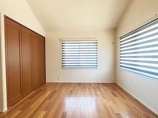 【建物面積250m2越え】中間市朝霧の中古戸建♪中間南小・中学校♪システムキッチン♪ディンプルキー♪