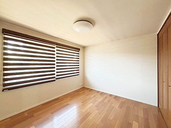 【建物面積250m2越え】中間市朝霧の中古戸建♪中間南小・中学校♪システムキッチン♪ディンプルキー♪