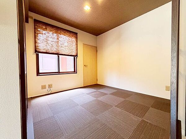 【建物面積250m2越え】中間市朝霧の中古戸建♪中間南小・中学校♪システムキッチン♪ディンプルキー♪