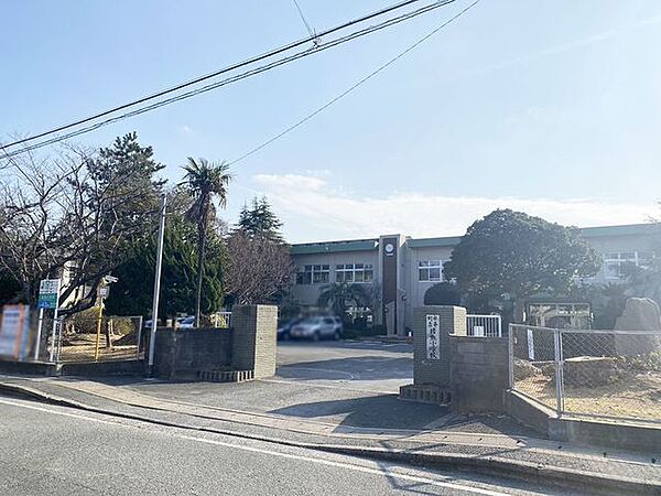 水巻町立猪熊小学校 1000m