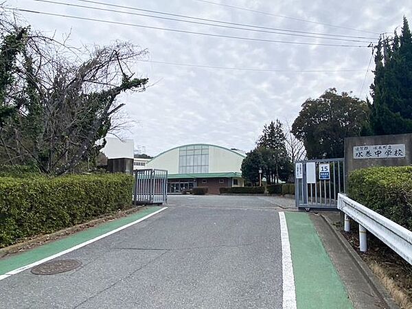 水巻中学校 2400m
