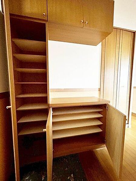 【敷地内駐車場有】モニター付きインターホン♪カウンターキッチン♪食器洗浄乾燥機♪LDK15帖以上