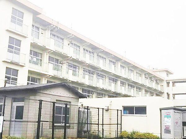 永犬丸小学校 879m