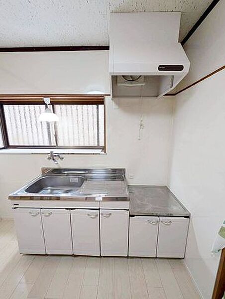 【閑静な住宅街】2DK中古戸建♪即入居可能♪中尾小・沖田中学校まで徒歩10分圏内で通学安心♪