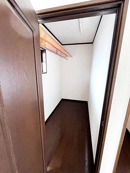 【若松区青葉台南 中古戸建】食器洗浄乾燥機♪ウォークインクローゼット♪スーパーまで徒歩約7分♪