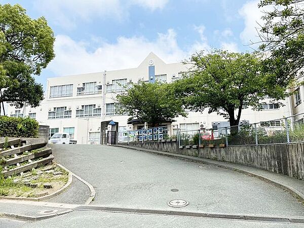北九州市立高須中学校 883m