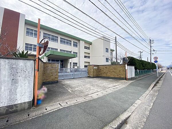 水巻南中学校 954m