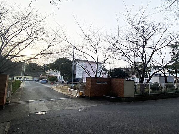 水巻町立吉田小学校 1100m