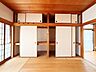 洋室：【岡垣町海老津 中古戸建】全居室6帖以上♪シャンプードレッサー♪駅まで徒歩約9分♪