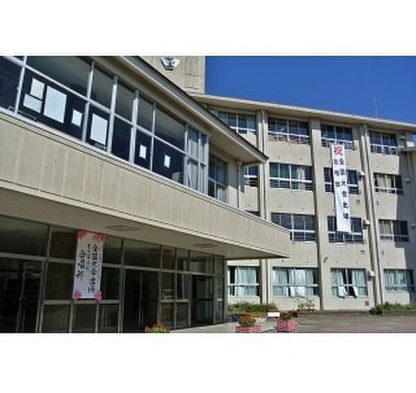 画像25:中学校「和歌山市立貴志中学校まで1515m」