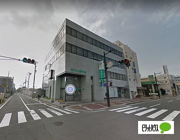 銀行「きのくに信用金庫和歌山支店まで289m」
