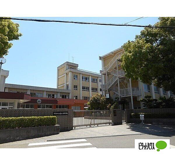 画像25:中学校「和歌山市立紀之川中学校まで3175m」