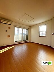 フォレスタ・高松　II 201 2階2LDKのリビング/ダイニング