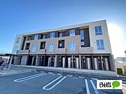 藤並駅より徒歩5分 築11年8ヶ月 3階建の賃貸物件