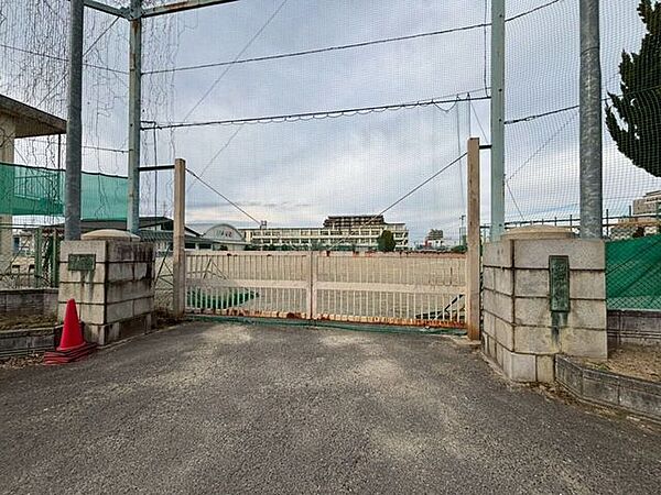 岩倉市立岩倉中学校 2000m