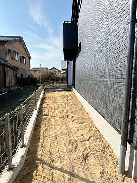 広々としたお庭ではお子様を遊ばせたり、ガーデニングや家庭菜園などお好みにお楽しみいただけます♪