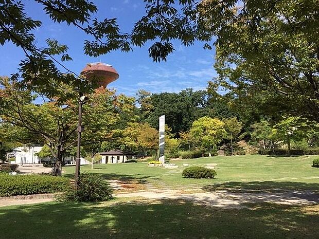 桃花台中央公園 1100m